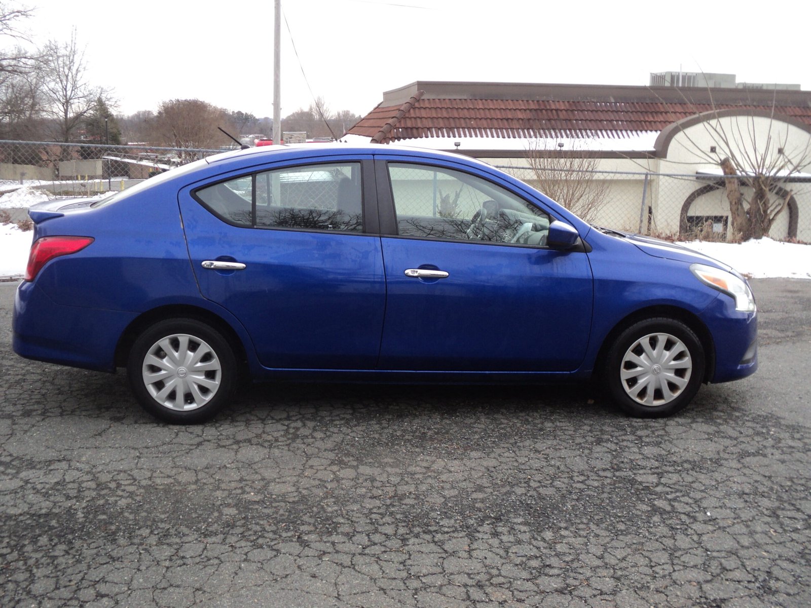 NISSAN VERSA