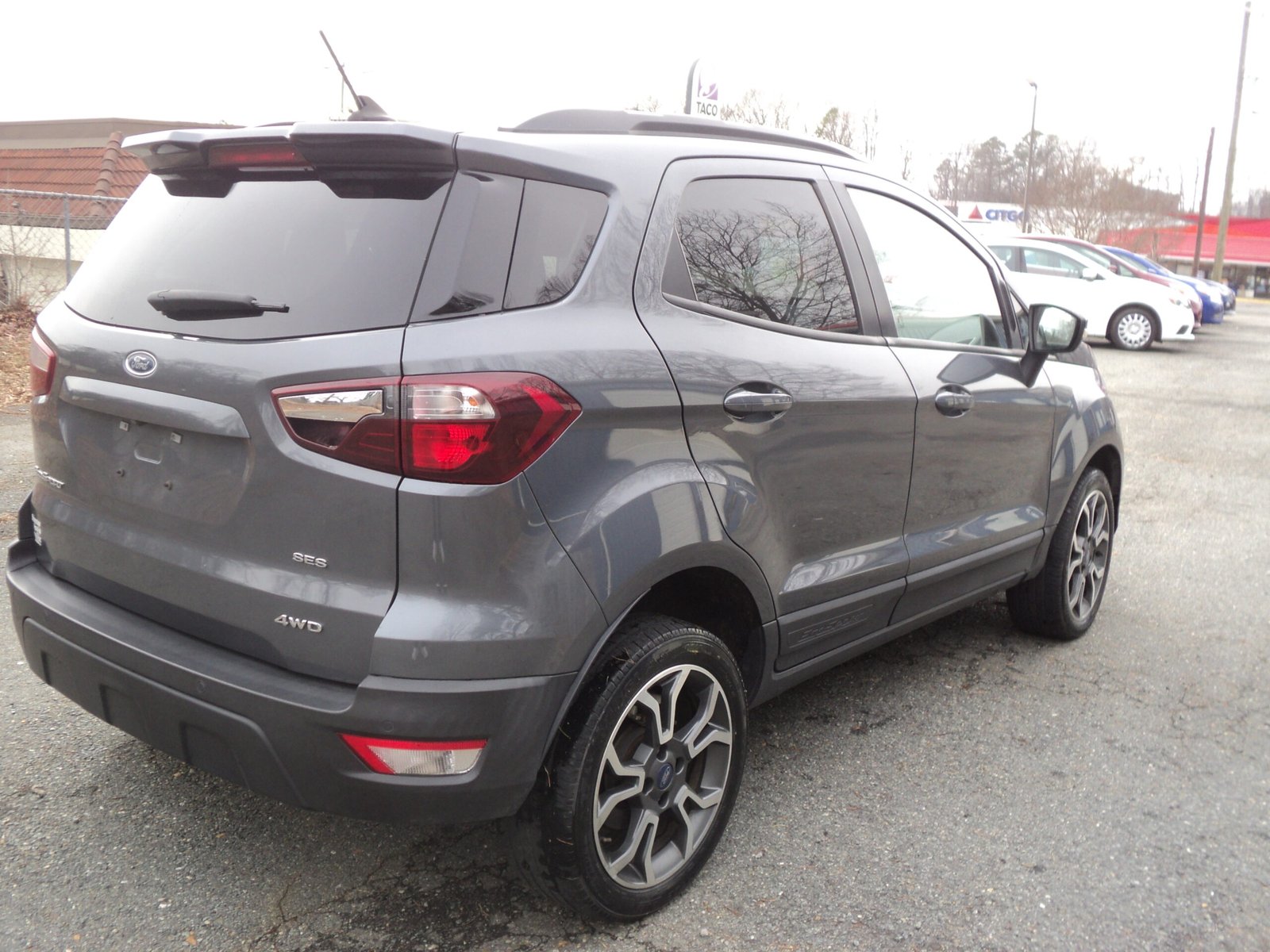 FORD EcoSport SES